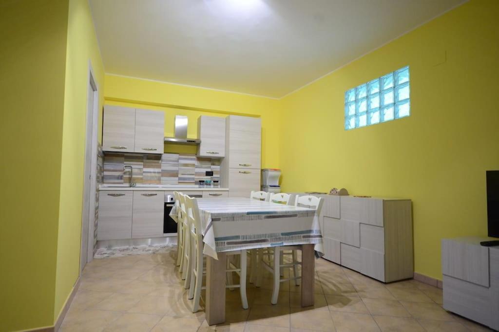 Casa Vacanza Donna Laura Barcellona-Pozzo di Gotto Exteriér fotografie
